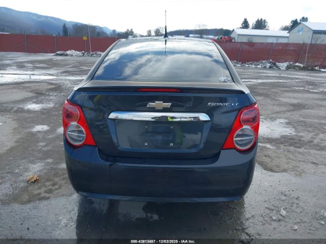 Chevrolet Sonic Lt Auto Image 17