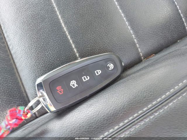 Ford Escape Titanium Image 7