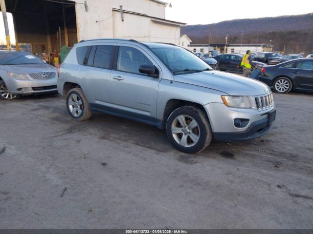  Salvage Jeep Compass