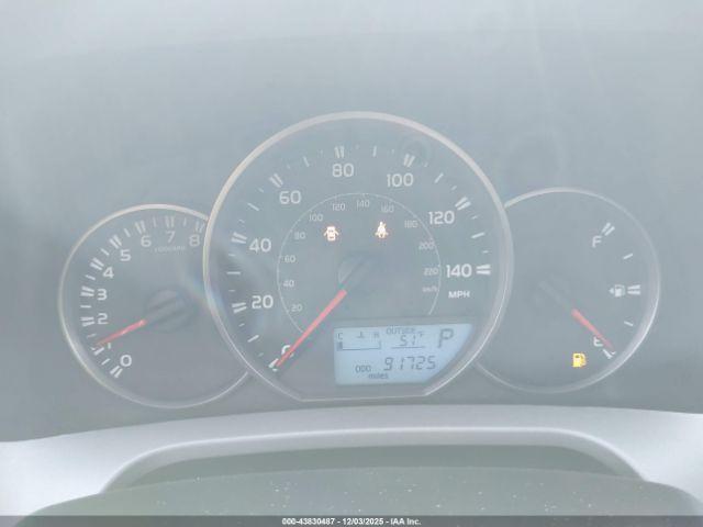 Toyota RAV4 Le Image 5