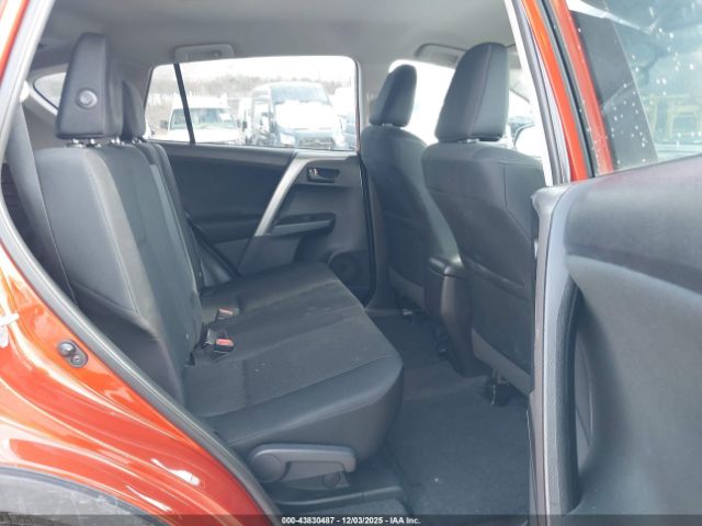 Toyota RAV4 Le Image 7