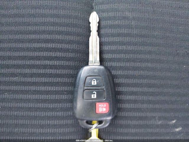 Toyota RAV4 Le Image 17