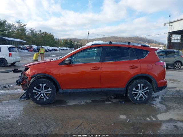 Toyota RAV4 Le Image 13