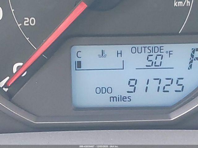 Toyota RAV4 Le Image 14