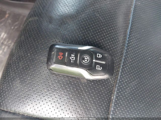 Ford F-150 Raptor Image 7