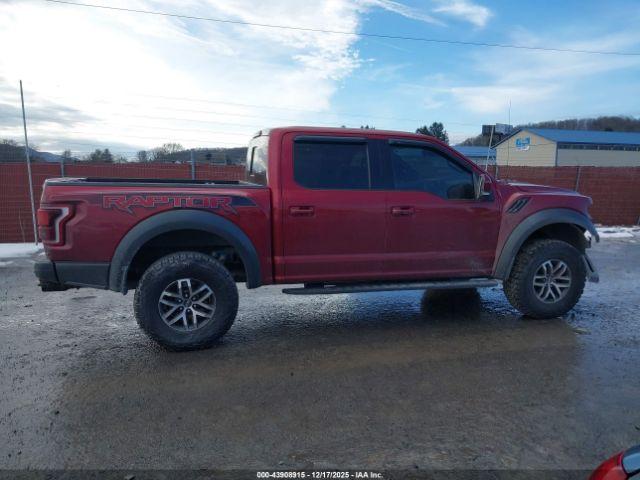 Ford F-150 Raptor Image 15