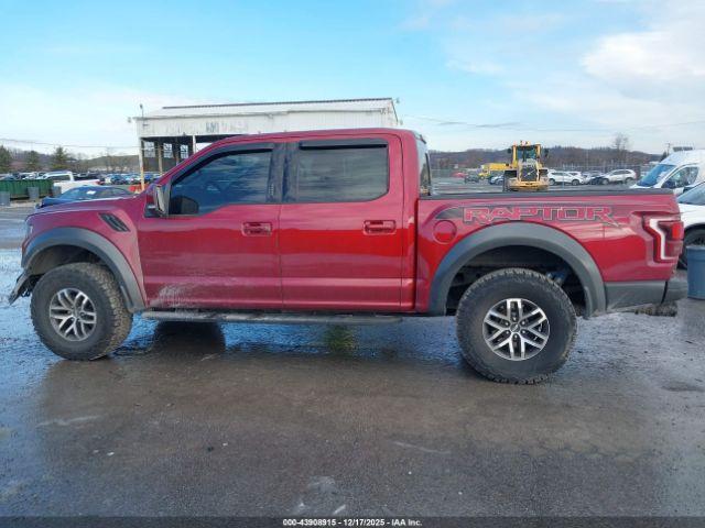 Ford F-150 Raptor Image 12