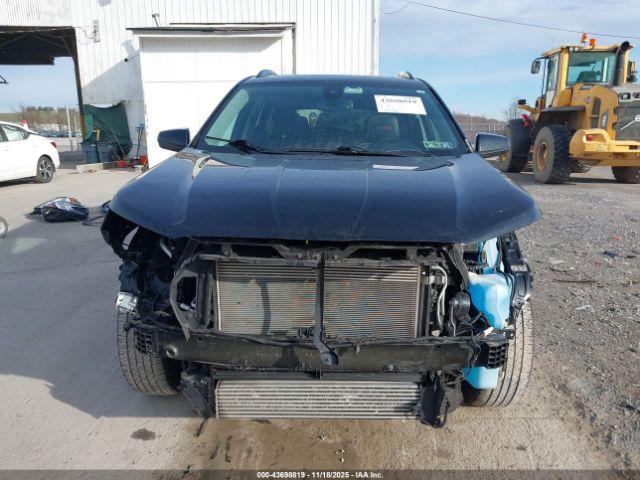 GMC Terrain Awd At4 Image 6