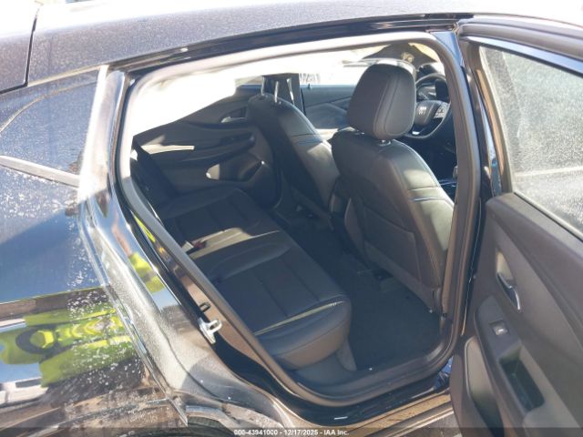 Buick Envista Sport Touring Fwd Image 2