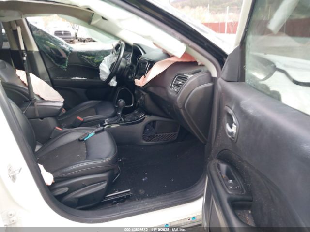 Jeep Compass Altitude 4x4 Image 4